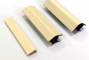 Угол цоколя универсальный 90гр., Н=150 Ваниль