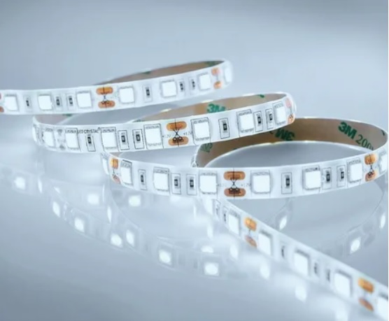 Лента светодиодная 60 диодов/м.п. 5050 хол.белый,12V,14.4W водонепроницаемая IP44 LR4-CW-WP60