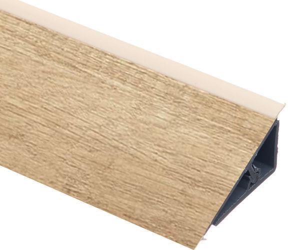 REHAU Перфетто-лайн - Плинтус №3331   Дуб небраска натуральный  4200мм.  16111581001